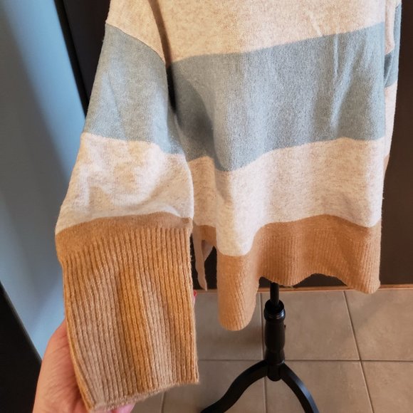 Rickis Sweater size Large - Picture 3 of 9